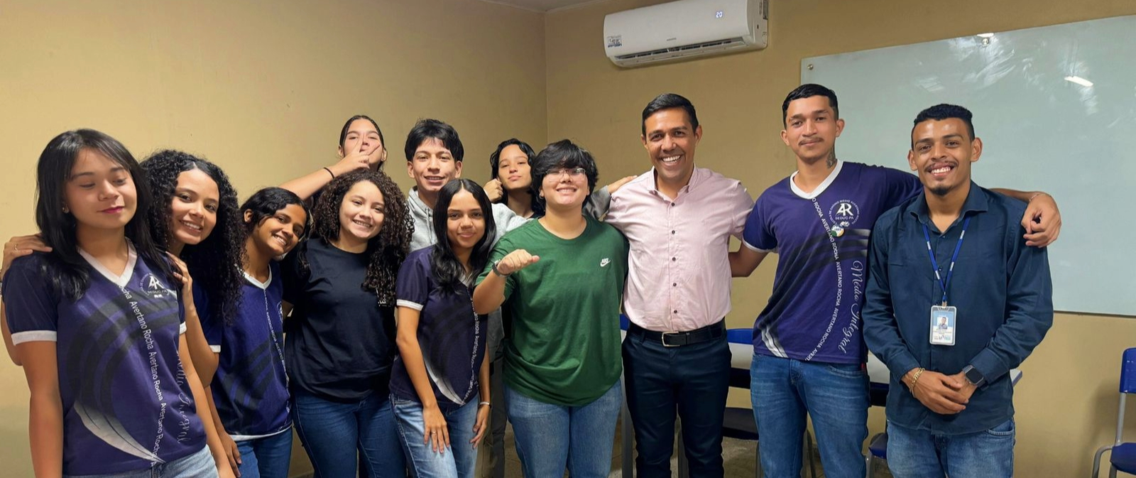 Seduc e estudantes fortalecem diálogo no atendimento às demandas da Escola Avertano Rocha